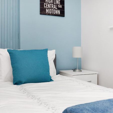 Waterside 4 Bed Apartment Londra Esterno foto