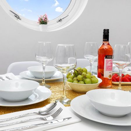 Waterside 4 Bed Apartment Londra Esterno foto