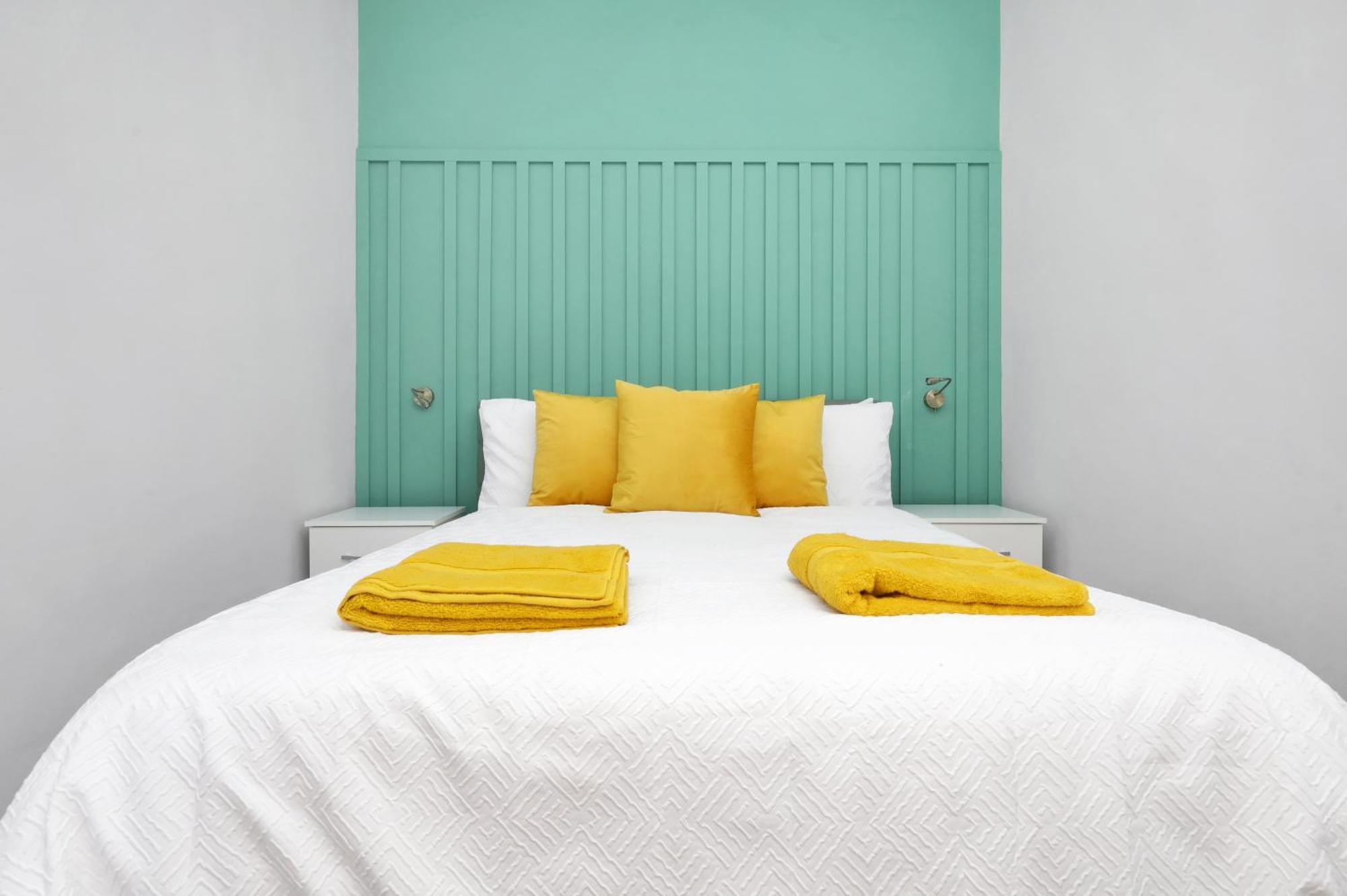 Waterside 4 Bed Apartment Londra Esterno foto