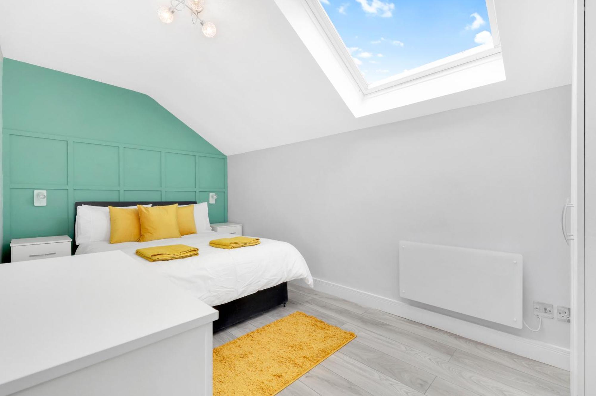 Waterside 4 Bed Apartment Londra Esterno foto
