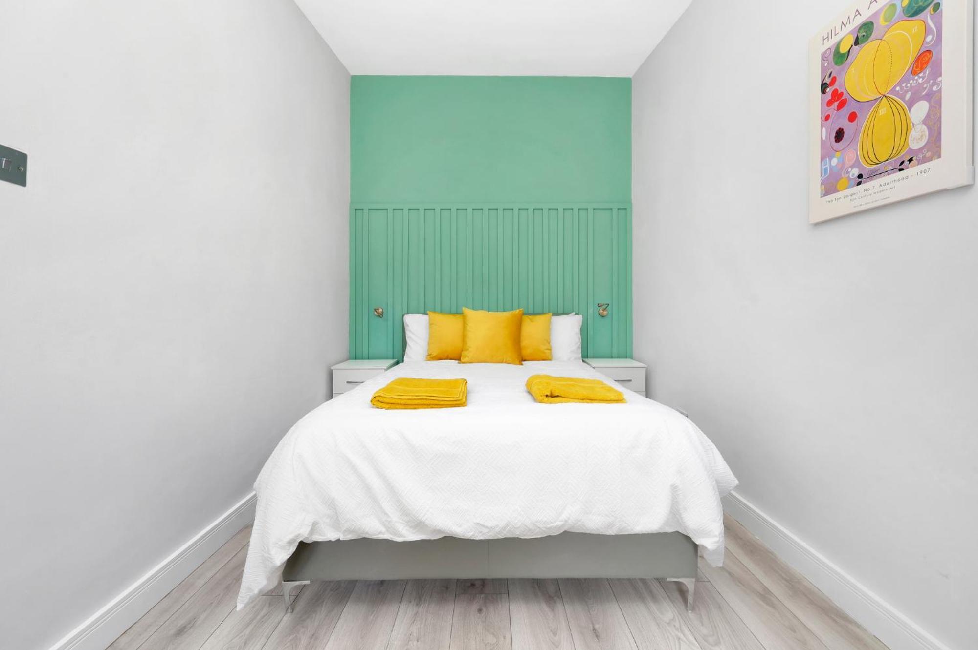Waterside 4 Bed Apartment Londra Esterno foto