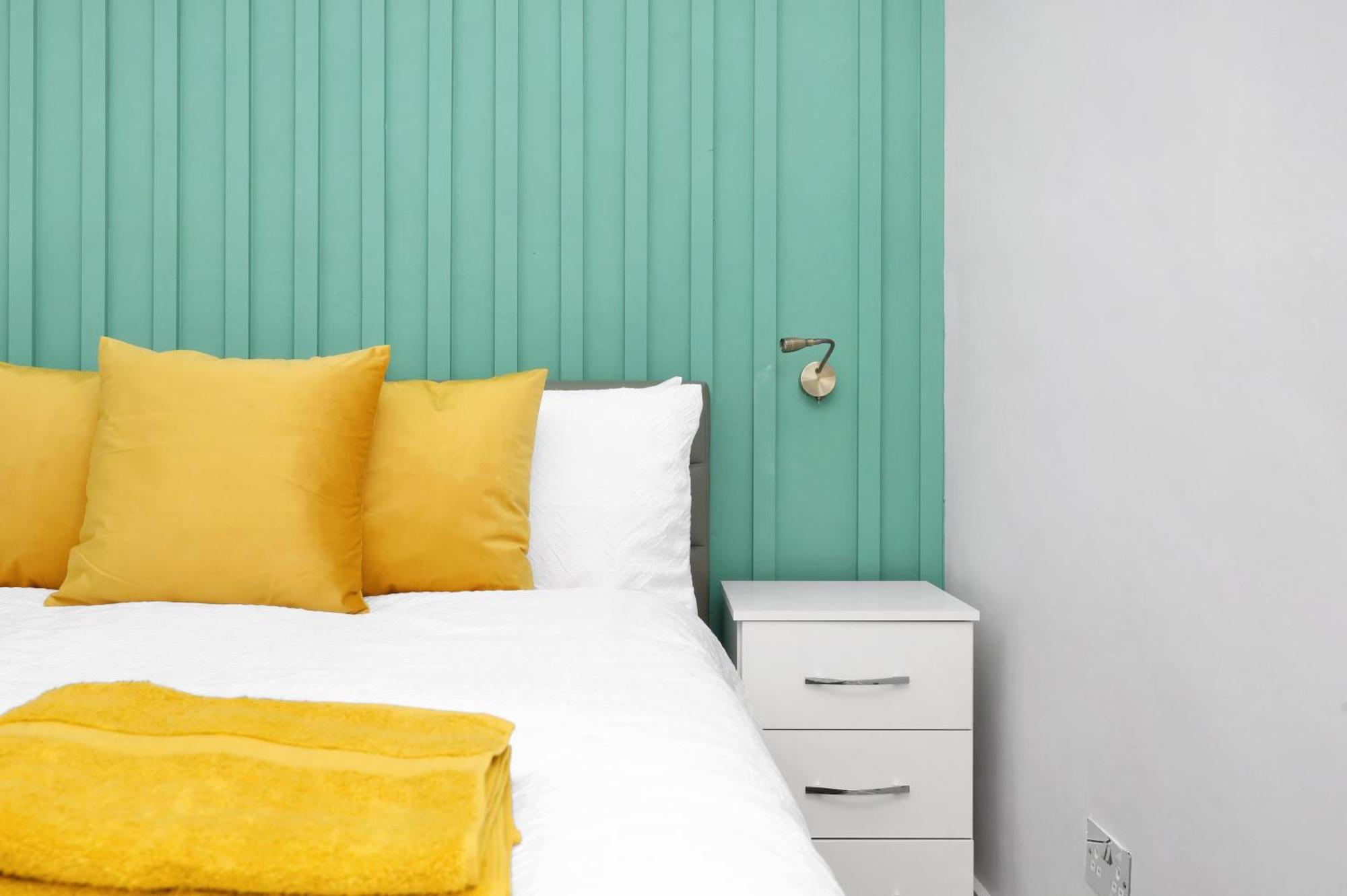 Waterside 4 Bed Apartment Londra Esterno foto