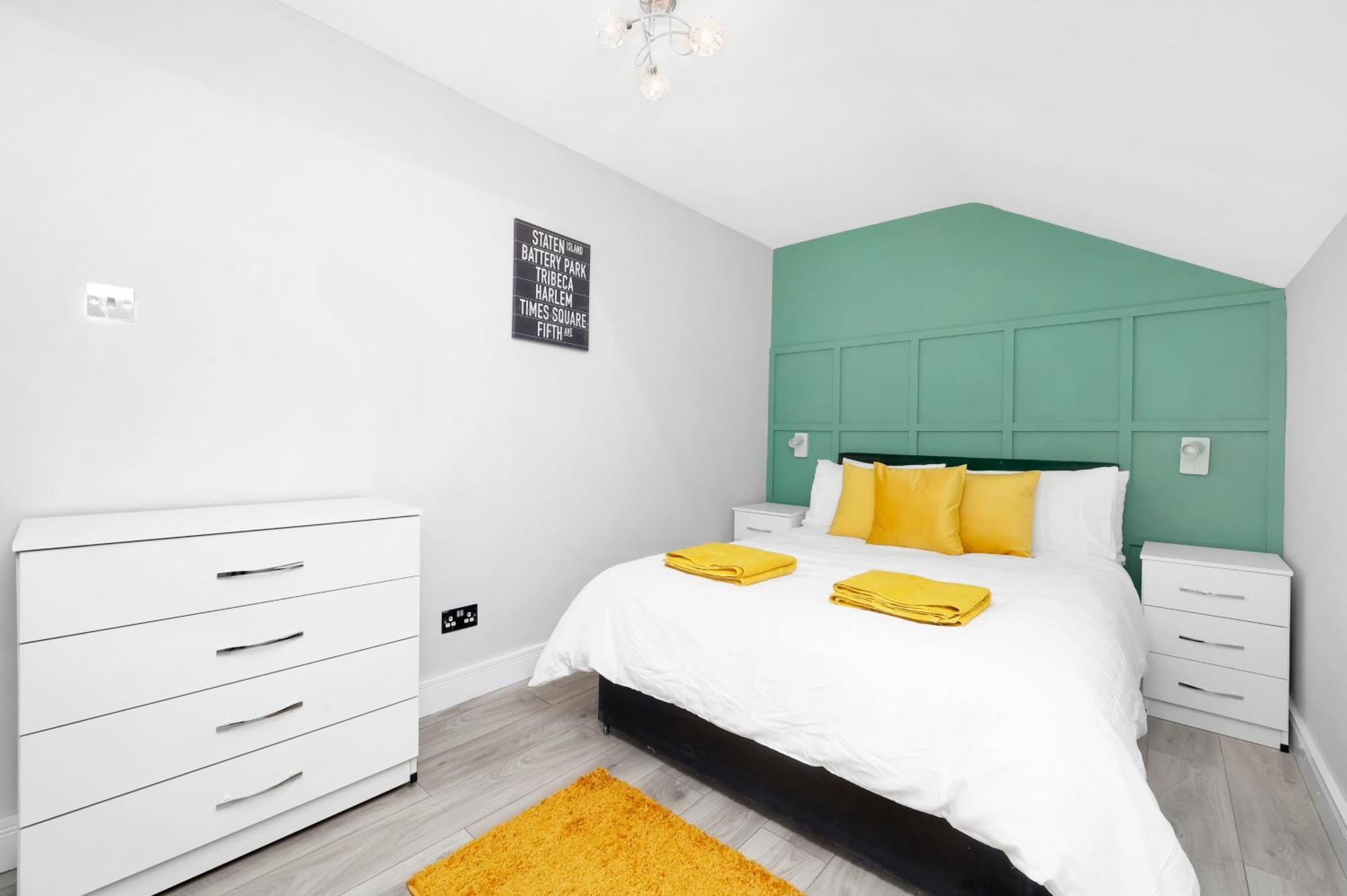 Waterside 4 Bed Apartment Londra Esterno foto