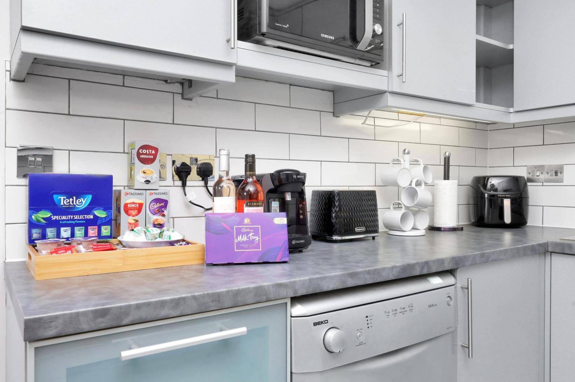 Waterside 4 Bed Apartment Londra Esterno foto