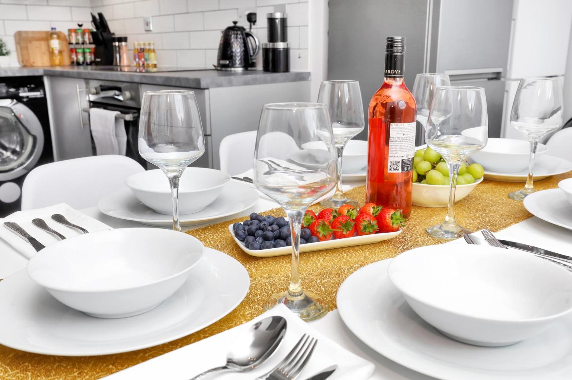 Waterside 4 Bed Apartment Londra Esterno foto